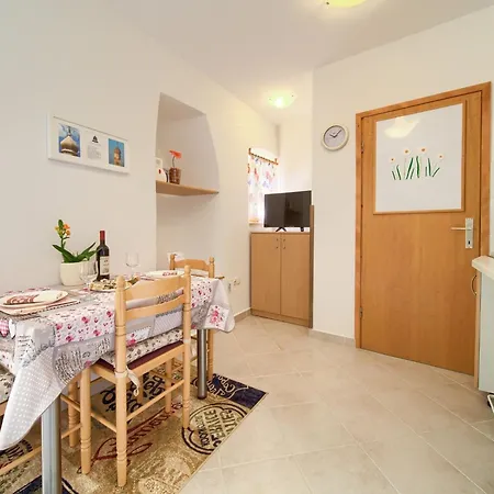 Chic And Charming Krk Downtown *