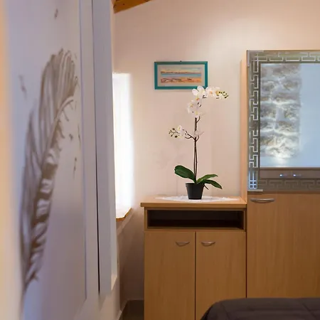 Chic And Charming Krk Downtown Apartment