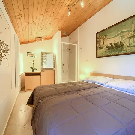 Apartment Chic And Charming Krk Downtown