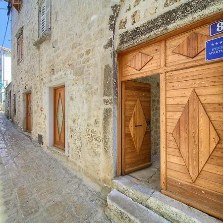 Chic And Charming Krk Downtown Apartment *