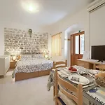 Chic And Charming Krk Downtown *